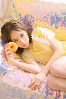 在教室里强行糟蹋校花小说